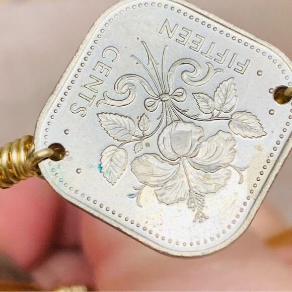 Gold Wire Wrapped Bahamas Coin Bangle Bracelet - Picture 4 of 5